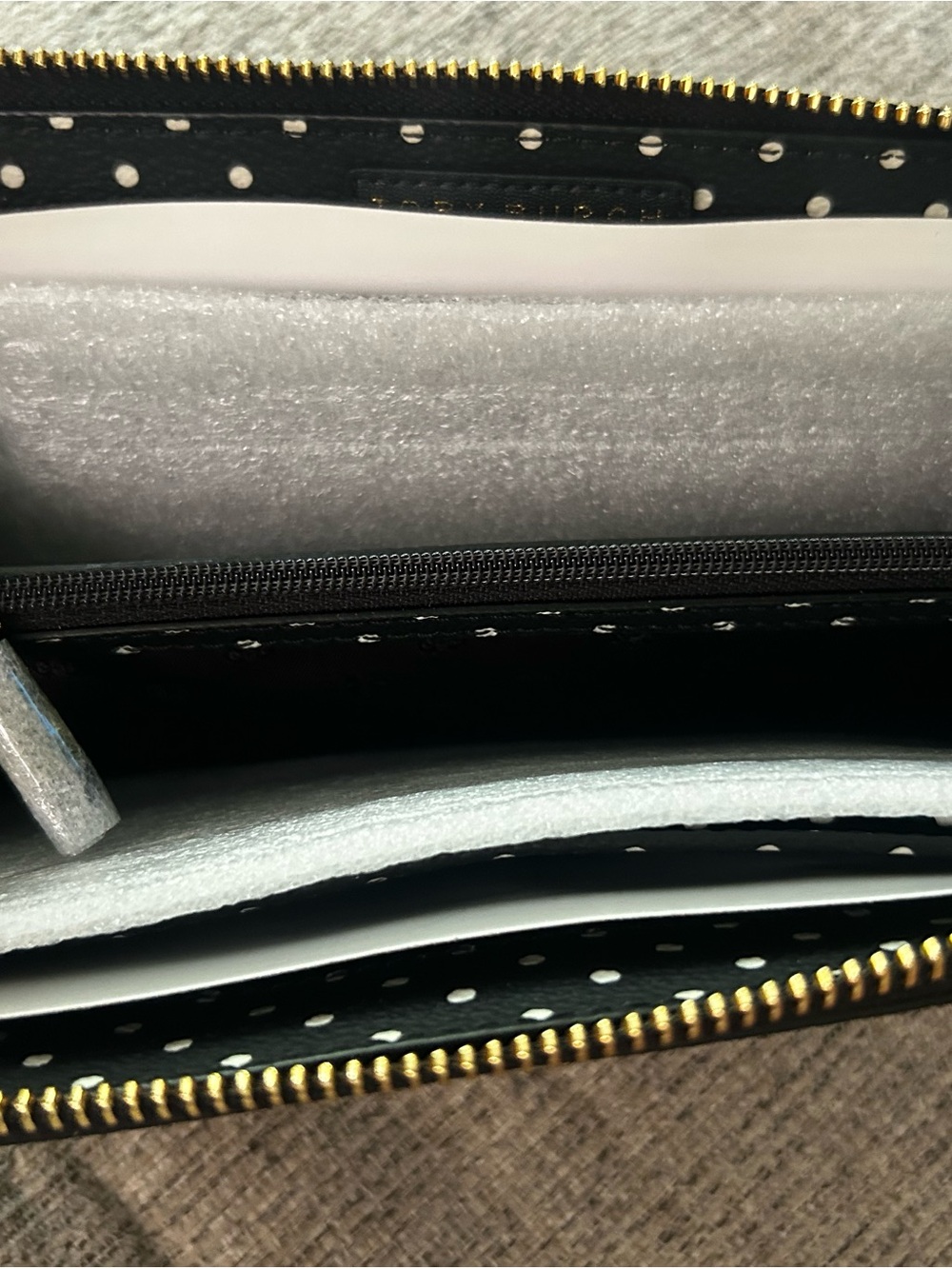 Tory Burch
Kerrington Zip Continental Wallet - Picture 5 of 12